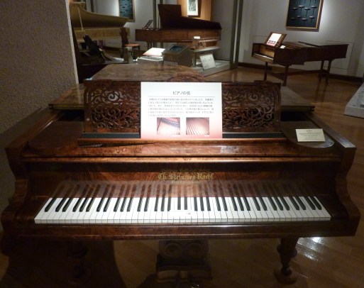 18 - Piano Steinweg Nacht