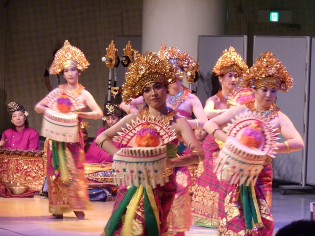 2 - Danseuses balinaises