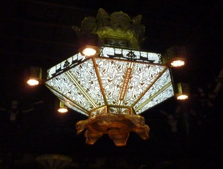 22 - Lanterne à l'intérieur du temple