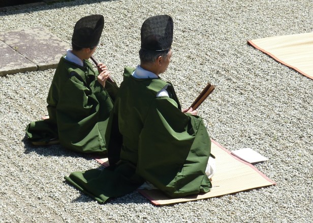 27 - Les deux musiciens en place