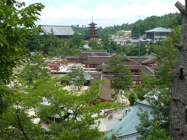 33 - Vue sur Itsukushima jinja et la pagode à 5 étages