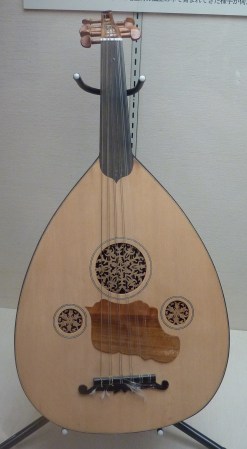 66 - Luth Ud d'Asie de l'Ouest