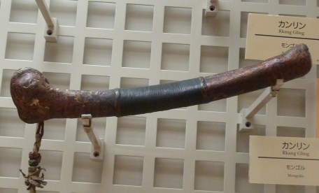 79 - Rkang Gling de Mongolie