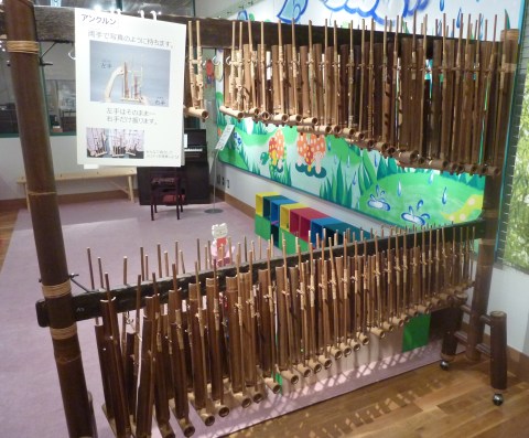 98 - Angklung d'Indonésie