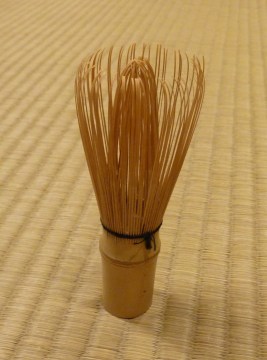 Chasen - le fouet qui sert à mélanger la poudre de thé matcha