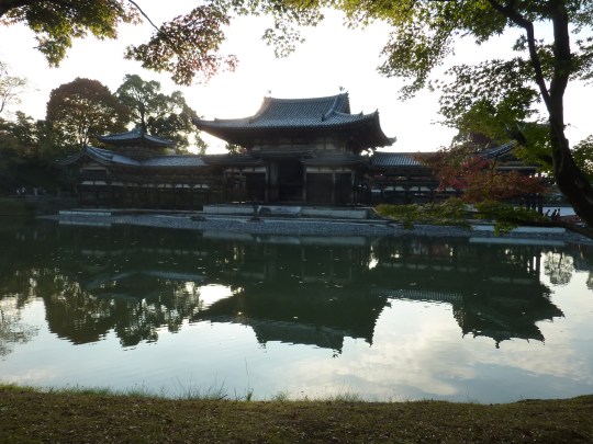 1 - Temple Byodo-in, dans la ville d'Uji (Ville du livre le 'Dit du Genji', le plus vieux roman au monde)