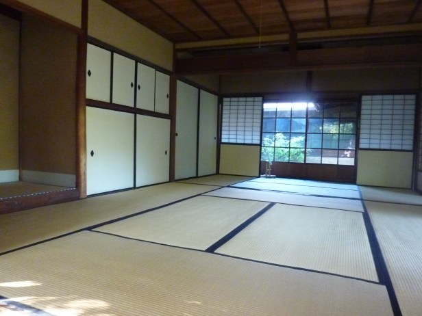 11 - Grande pièce japonaise typique