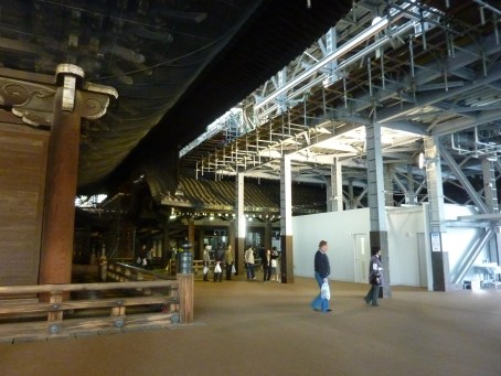 11 - Un des bâtiments est en complète rénovation, c'est très impressionnant