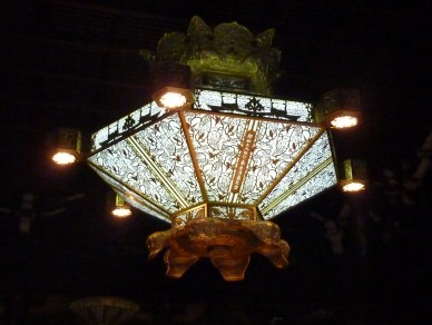 14 - Lanterne à l'intérieur du temple