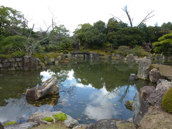 4 - Lac dans le jardin