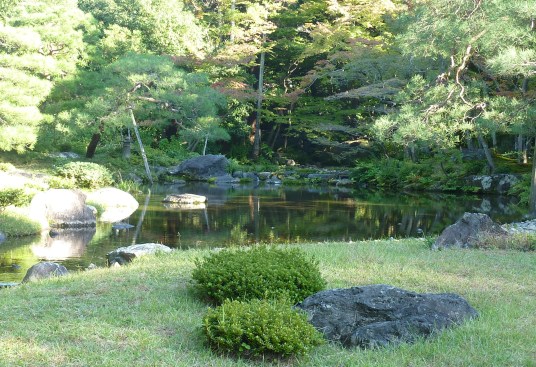 5 - Lac au fond du jardin