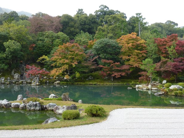 9 - Le même lac sans les touristes